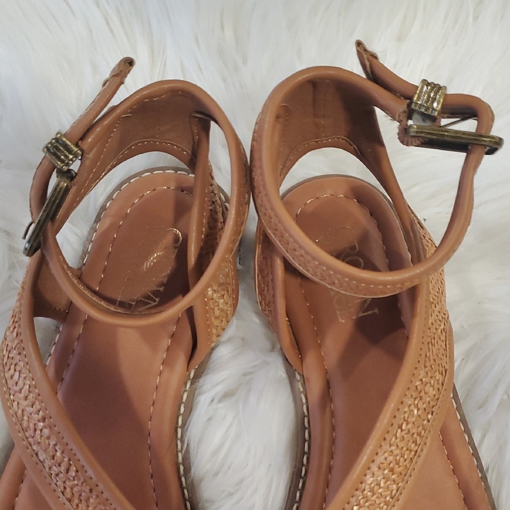 Crown Vintage Tan Sandals with Braided Straps - Picture 3 of 16